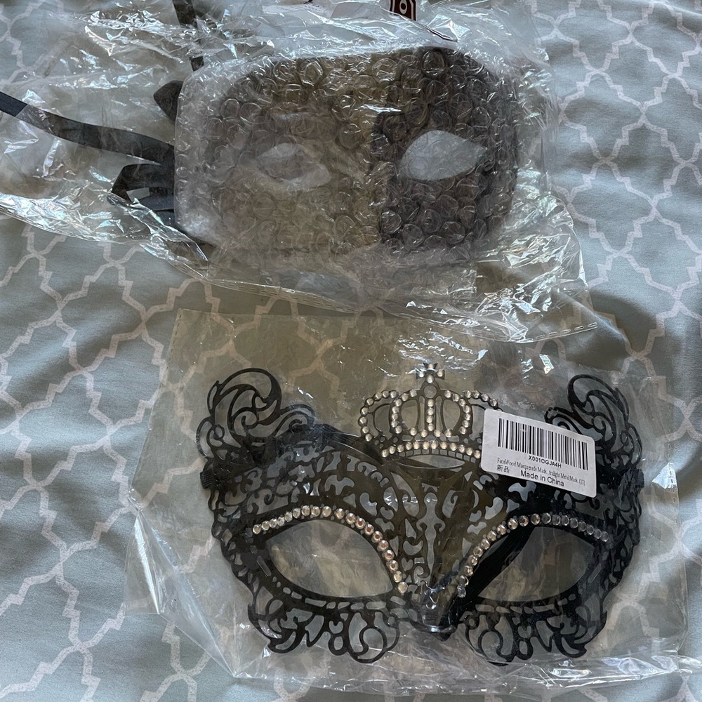 Masquerade Masks - Picture 2 of 7